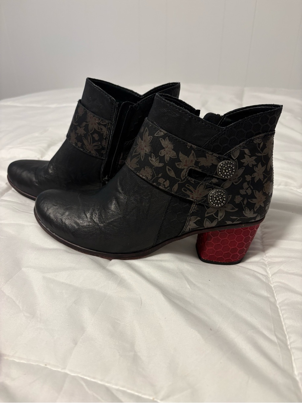 Remonte women’s Black Floral Ankle Booties with Red Block Heel size 40